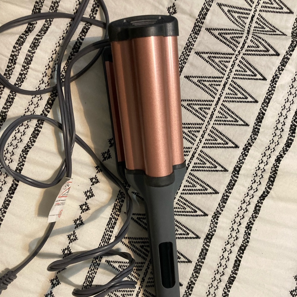 Hairitage by Mindy McKnight-Deep Waver Curling Tool.